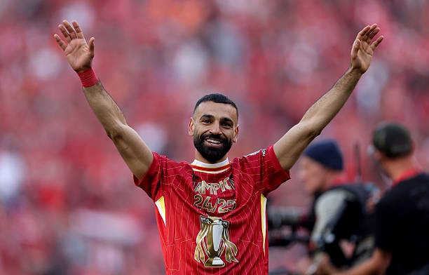 محمد صلاح يتوج بجائزة أفضل لاعب في الدوري الإنجليزي الممتاز 2024/2025