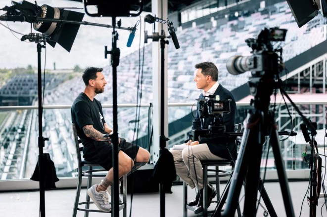 ليونيل ميسي يقول إنه يرغب في المشاركة مع منتخب أرجنتين في كأس العالم 2026